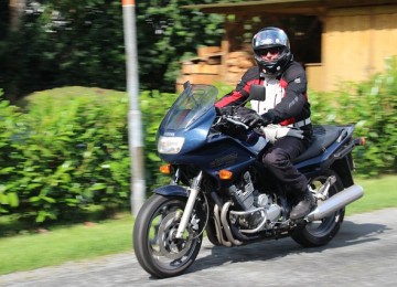 רוכבים בטוח בכבישים